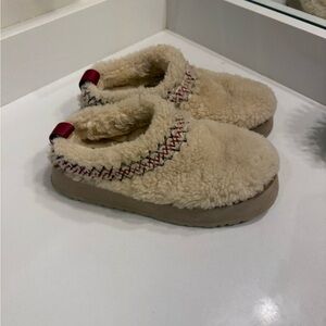 UGG Cream Fuzzy Slippers